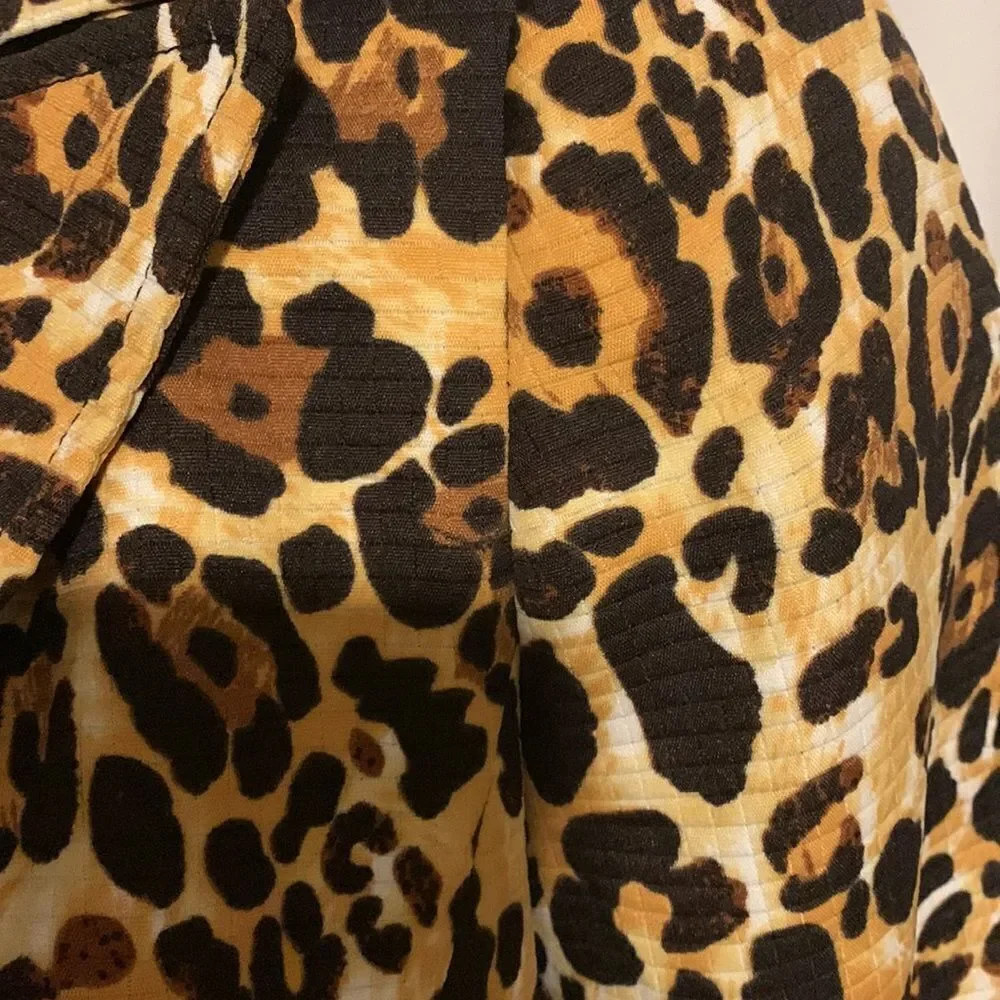 Vintage Isabella quilted animal print blazer jacket. Size 8‎